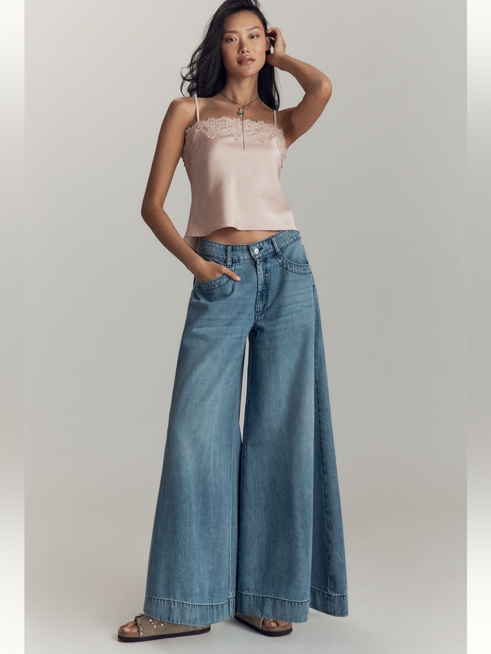 Anthropologie Pilcro mid rise super wide leg jeans